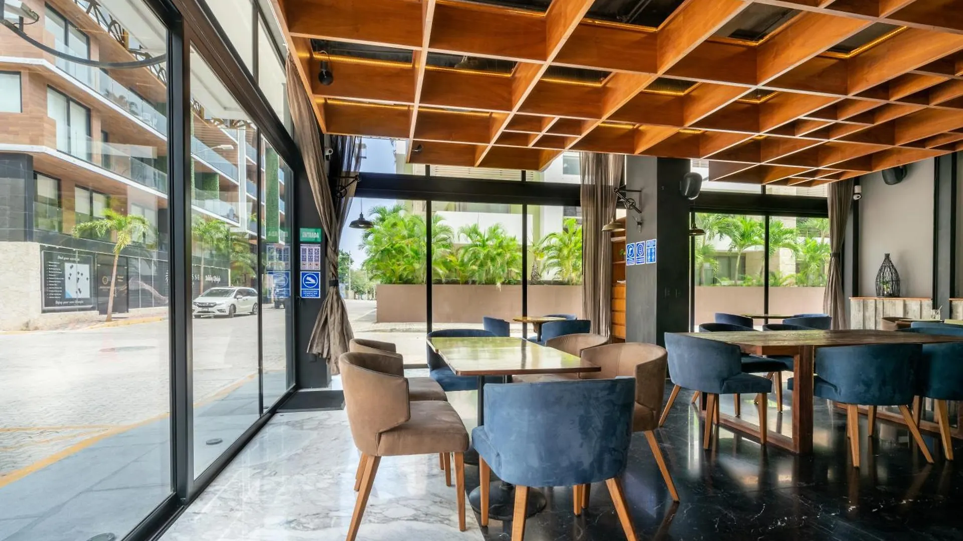 1 Bedroom Condo With Rooftop Pool & Bar - At It Residences - Condo Iris Playa del Carmen